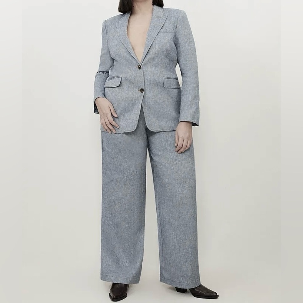 Le Suit Light Gray Pantsuit